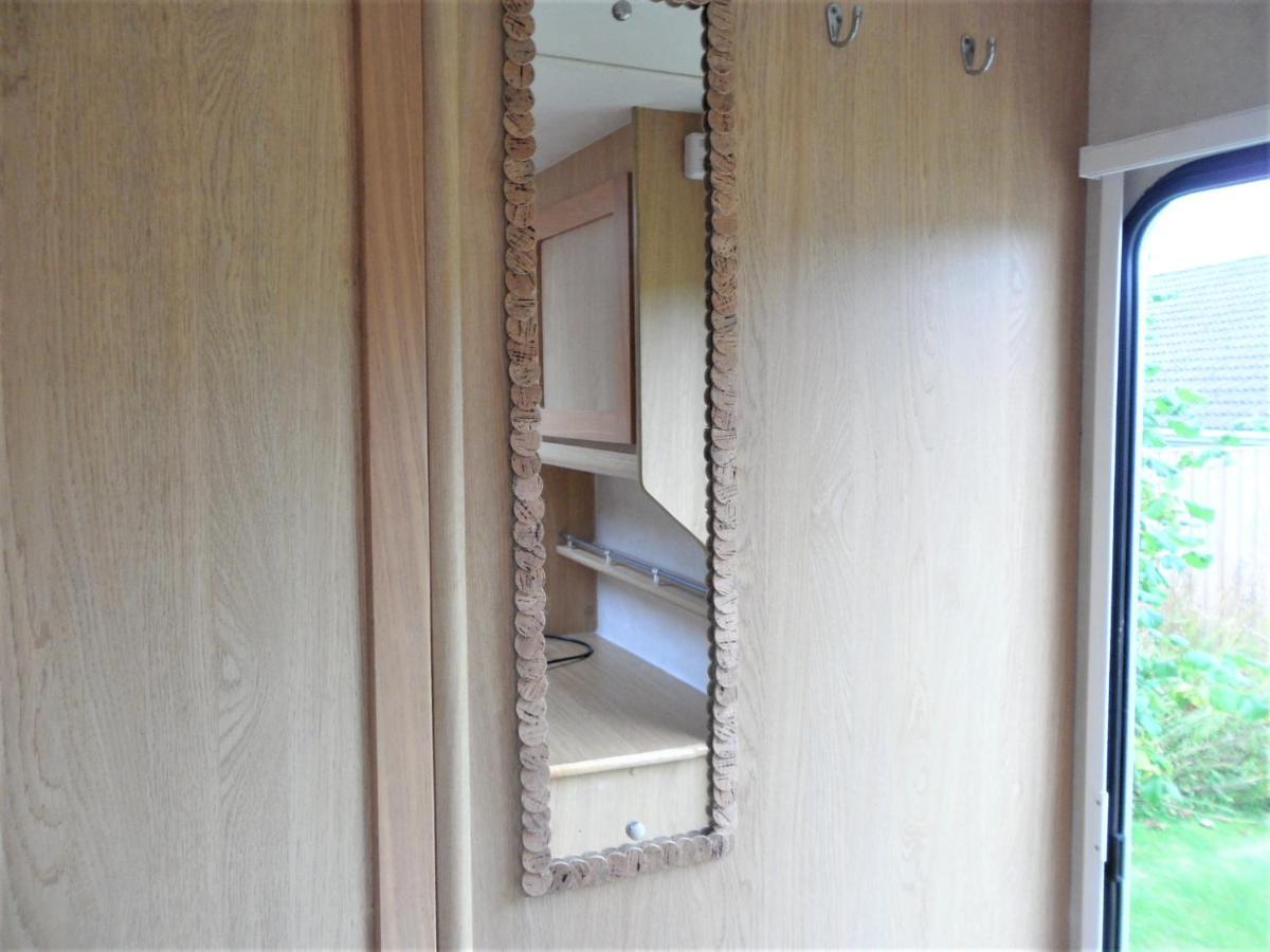 Y Ffau - A Gorgeous Little Caravan Knighton  Exterior foto